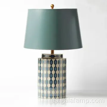 Lámpara de mesa de cerámica china con iluminación LED elegante